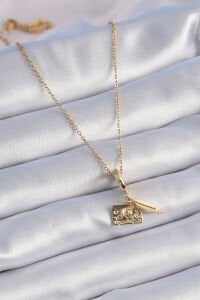 316L Çelik Gold Renk Kalp Detay Mektup Figür Charm Model Kadın Kolye